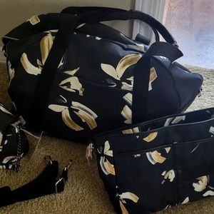 4 piece travel luggage, over night bag w/cross body purse and makeup bag